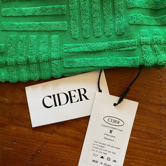 CIDER: Green Solid Terry Cropped Tank Top  Sz: MED NWT - Picture 2 of 3